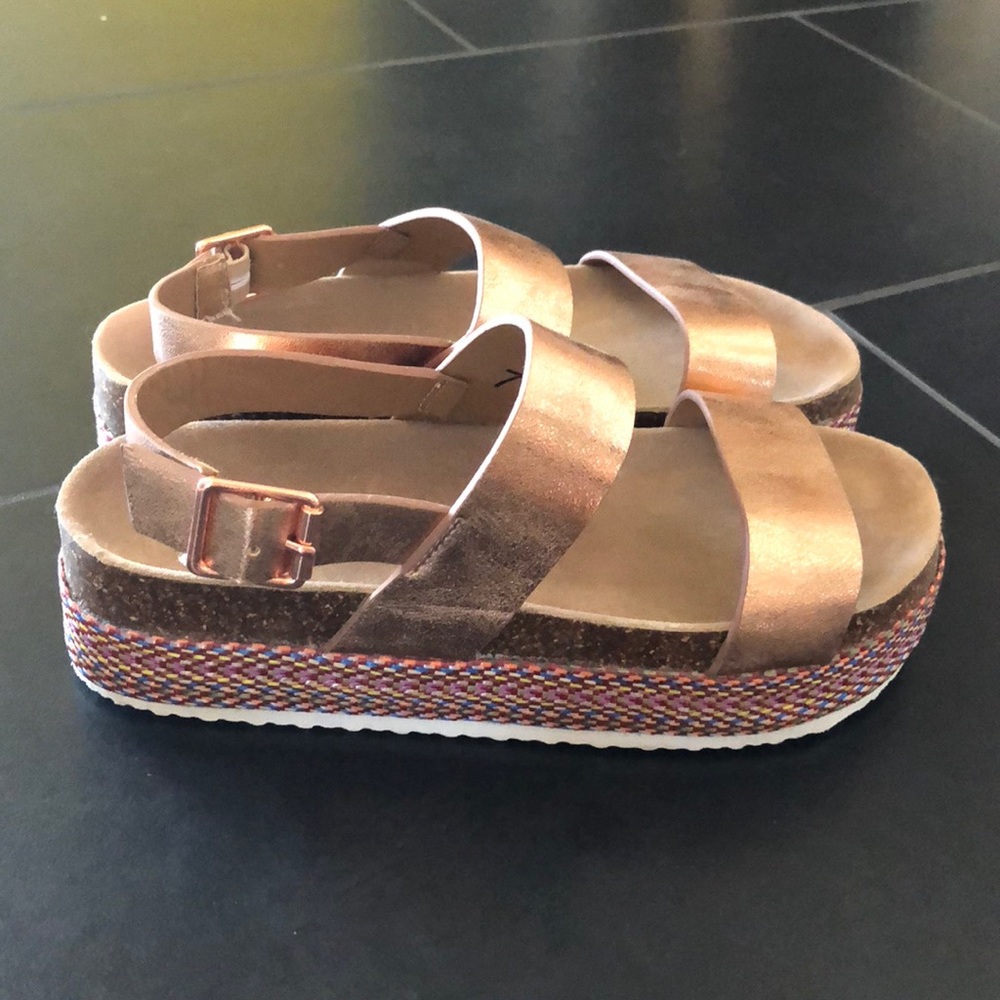 Super cute platform sandals!